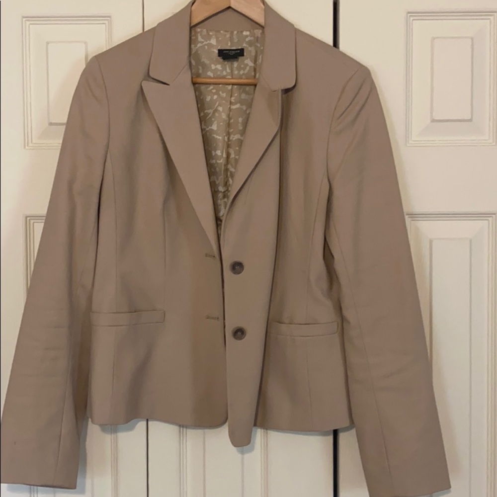 Ann Taylor women’s Khaki Blazer Size 10